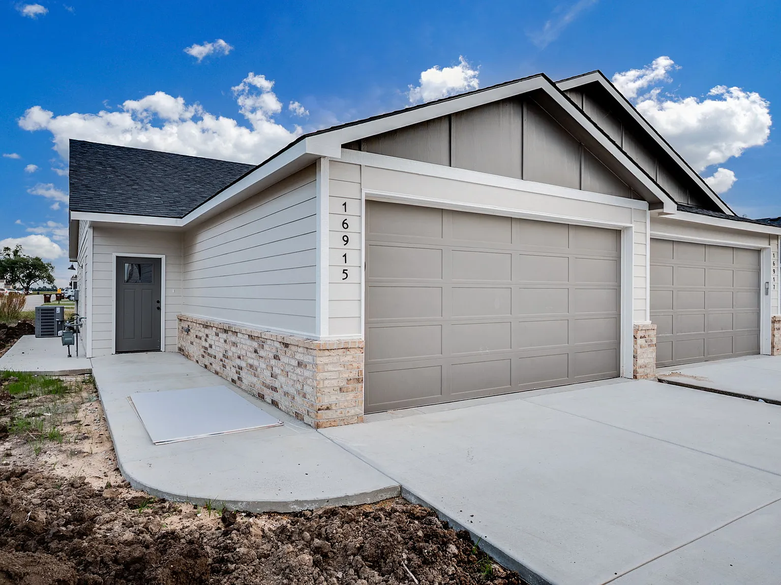 16915 W Kashmir — Photo 4