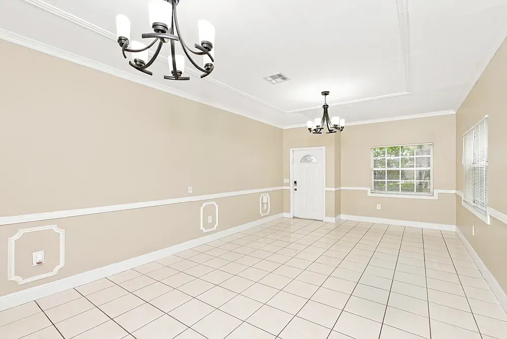 3 bed, 2254 sqft, $4,300 — Photo 2