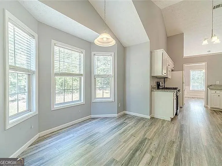 1607 Amhearst Walk Rd — Photo 6
