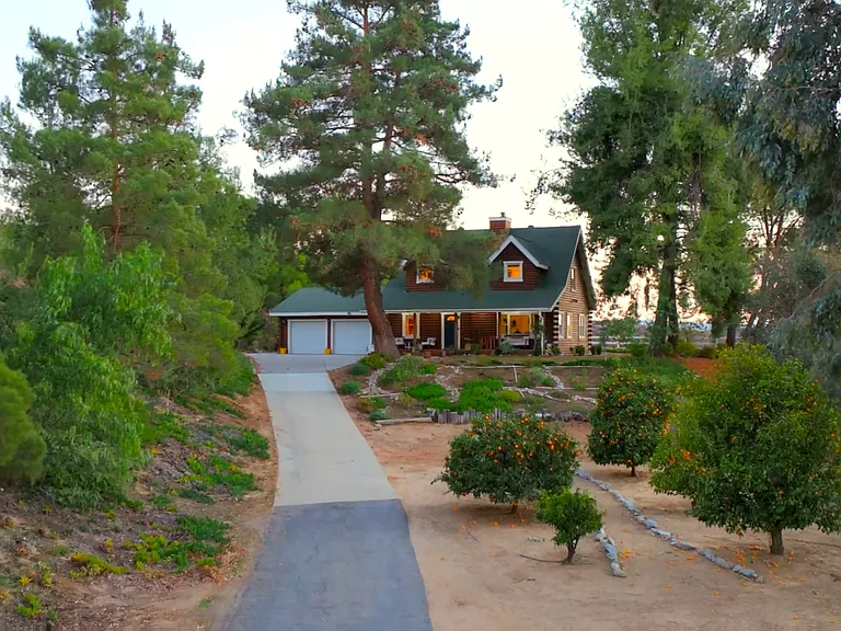 41810 Calle Cerro — Photo 2