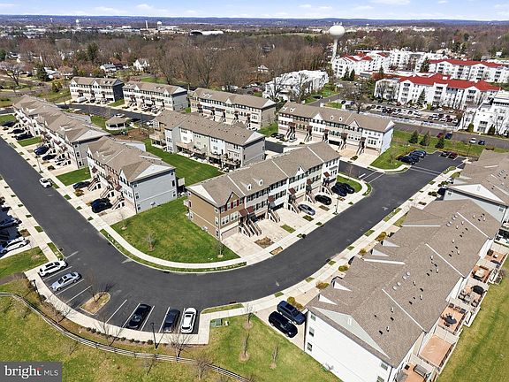 5th image of 441 Tall Oaks Dr