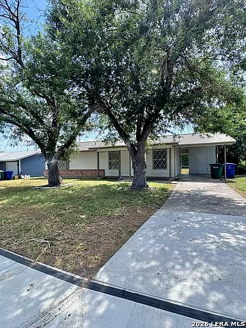 4811 Castle Strm Photo 1