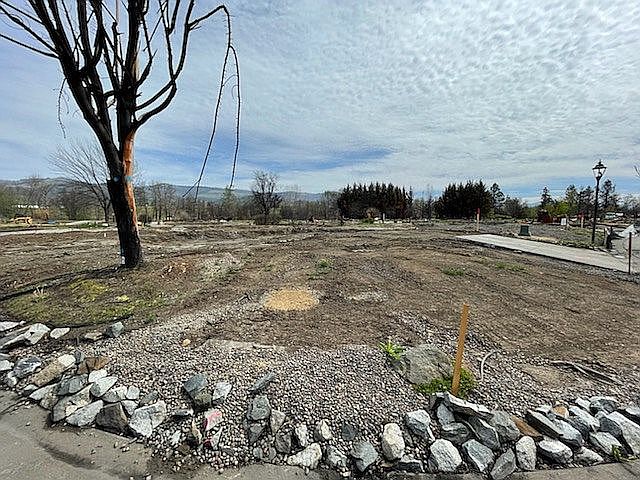 2nd image of 296 Saint Ives Dr