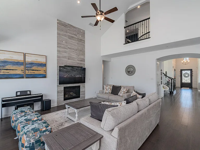 701 Star Meadow Dr — Photo 8