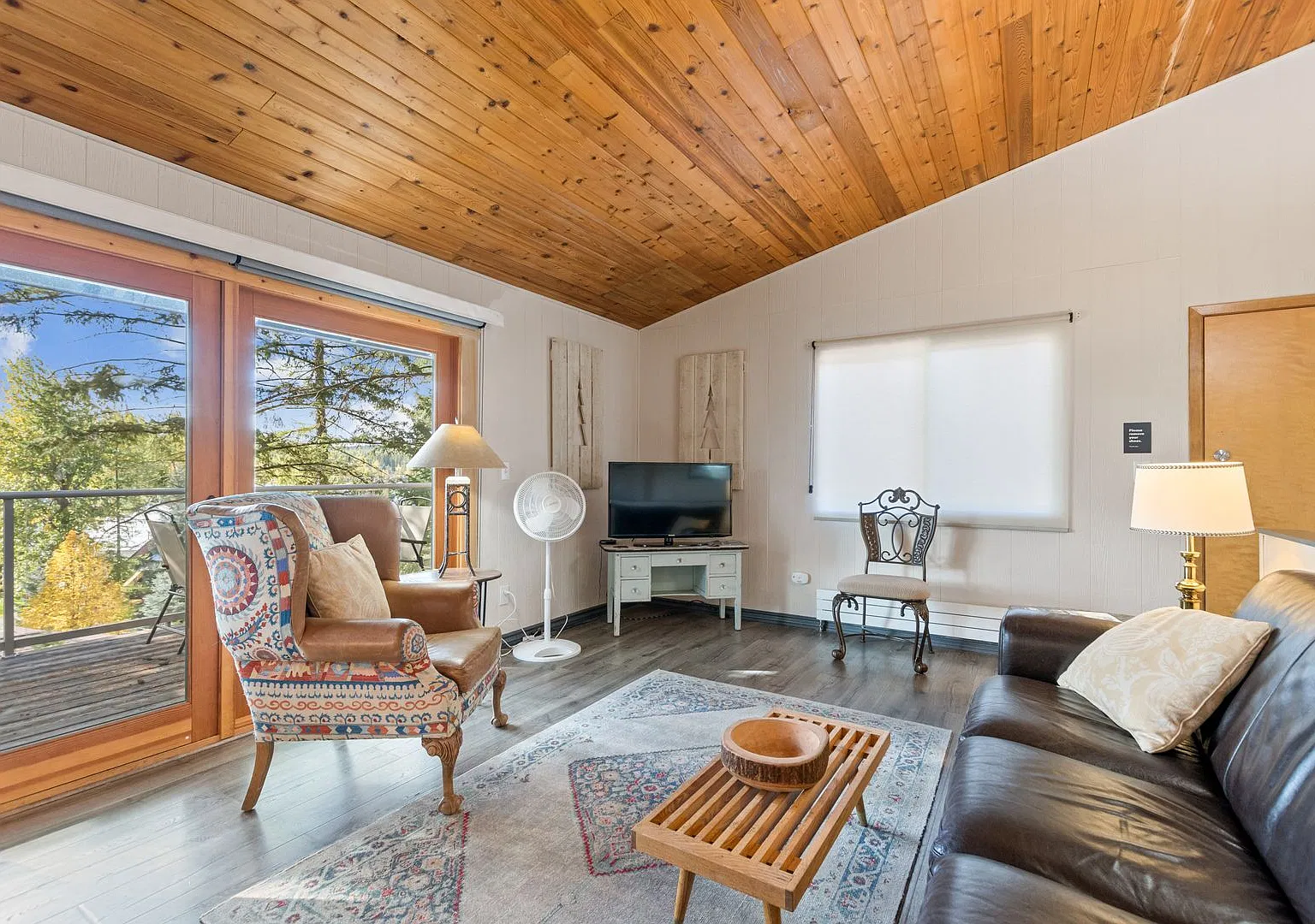 2 bedroom, 2 bathroom Whitefish Condo, steps away from Whitefish Lake, minutes from the ski slopes! — Photo 3