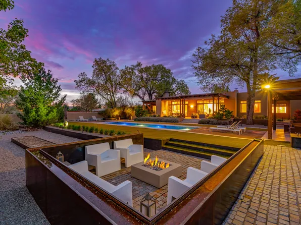 974 Old Santa Fe Trl, Santa Fe, NM 87505