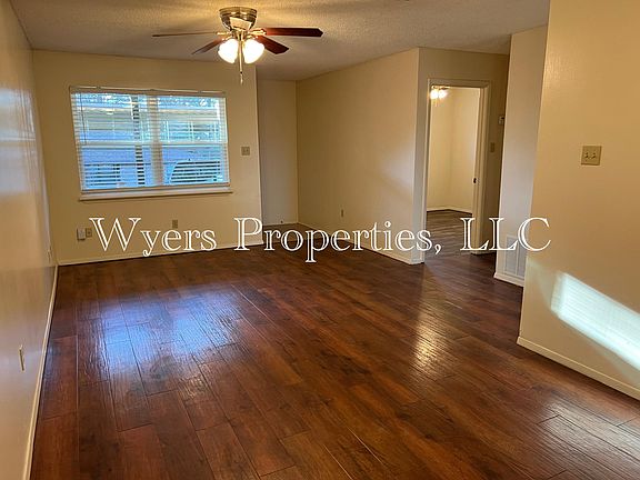 4th image of 102 Bass Dr #A