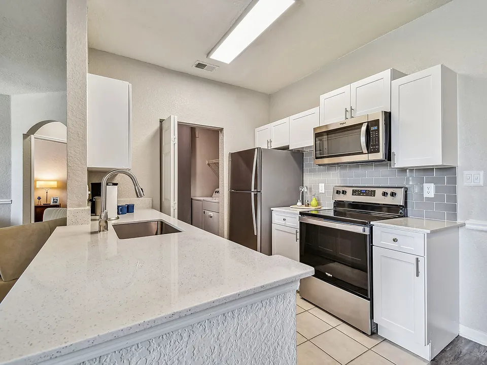 2211 Grand Isle