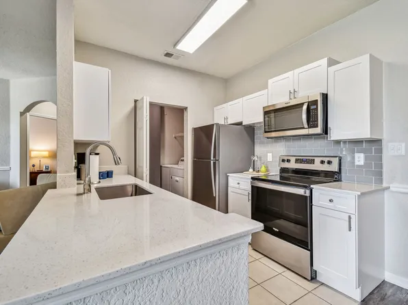2211 Grand Isle