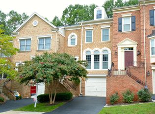 8020 Tanworth Ct, Springfield, VA 22152