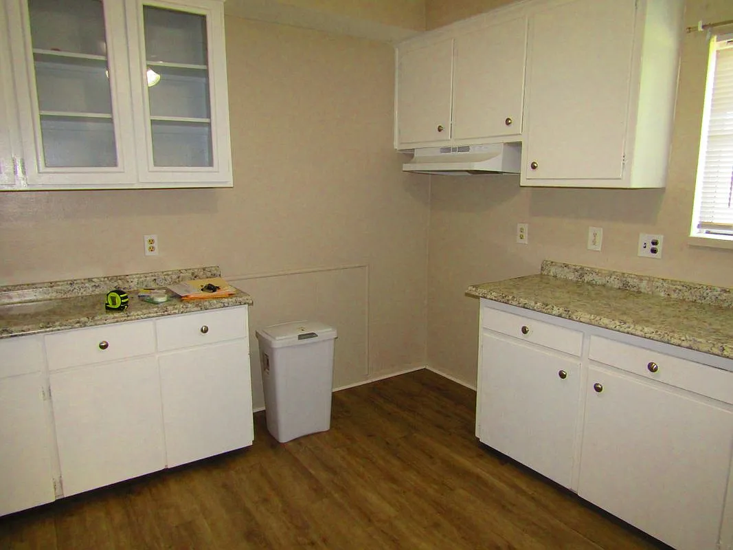 2 bed, 1.5 bath, 1046 sqft, $1,600 — Photo 3