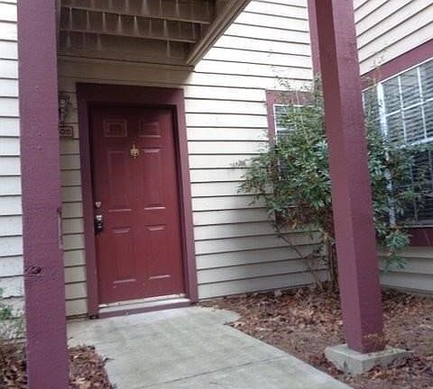 2nd image of 606 Cypress Pointe St #606