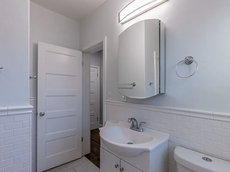 The Maxwell Apartments — Photo 45