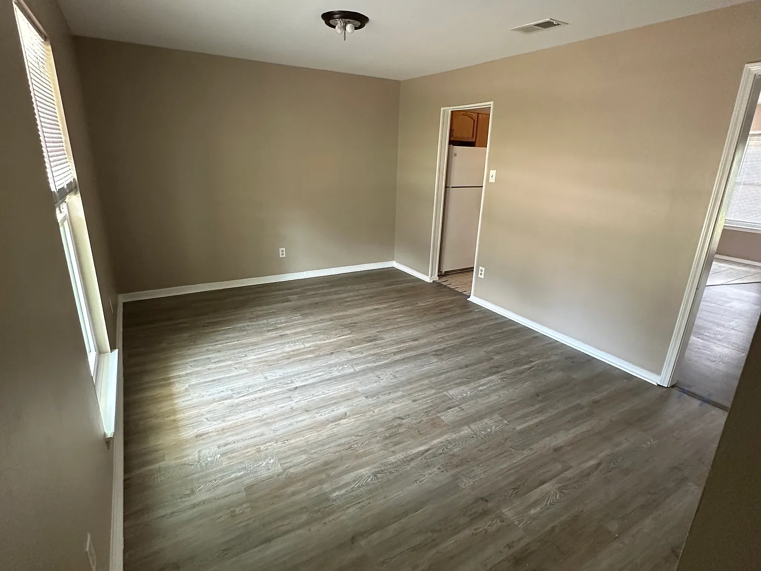 4 bed, 1543 sqft, $1,900 — Photo 3