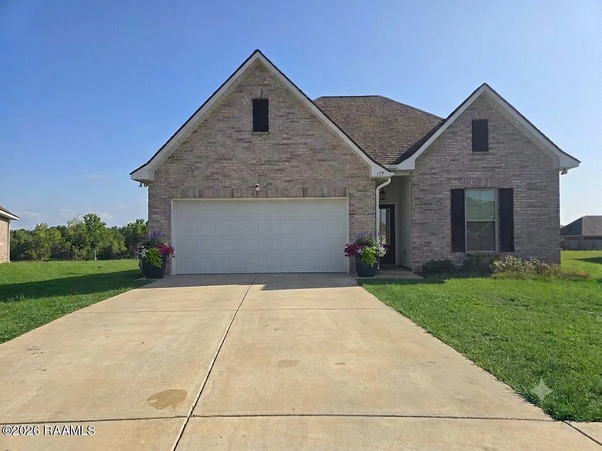 4 bed, 2072 sqft, $2,700 — Photo 1