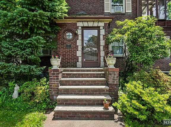 2nd image of 143 Reldyes Ave