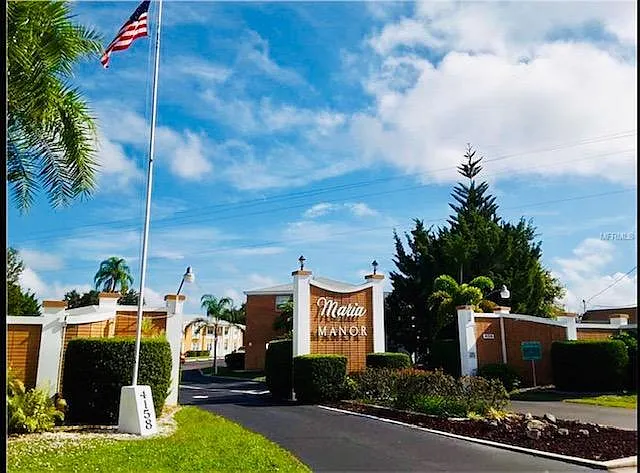 ENTRANCE TO LIVING COMMUNITY