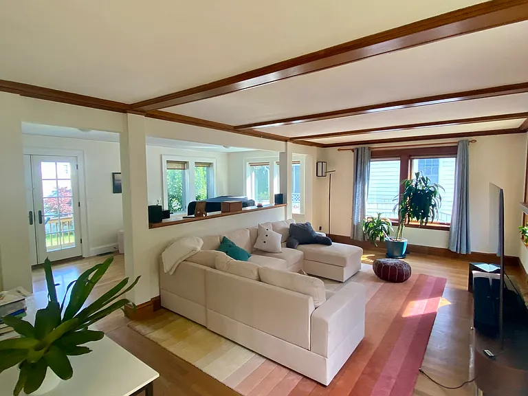 134 Claflin St — Photo 4