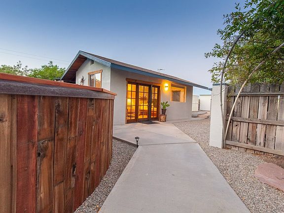 3rd image of 3535 Valley Vista Ave