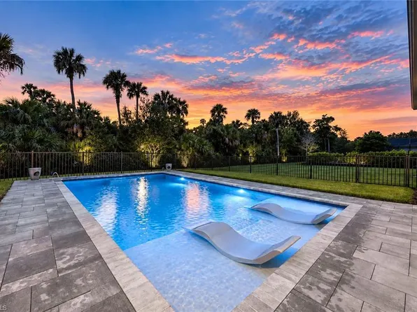 11855 Gardenia AVE, NAPLES, FL 34120