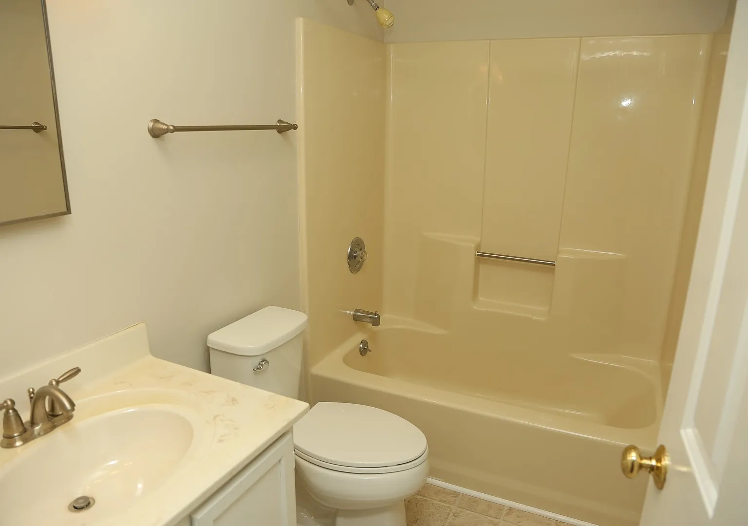3 Bedroom Townhouse in Minor Hill — Photo 3