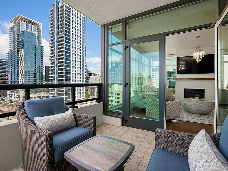 1199 Pacific Hwy #1002 — Photo 24