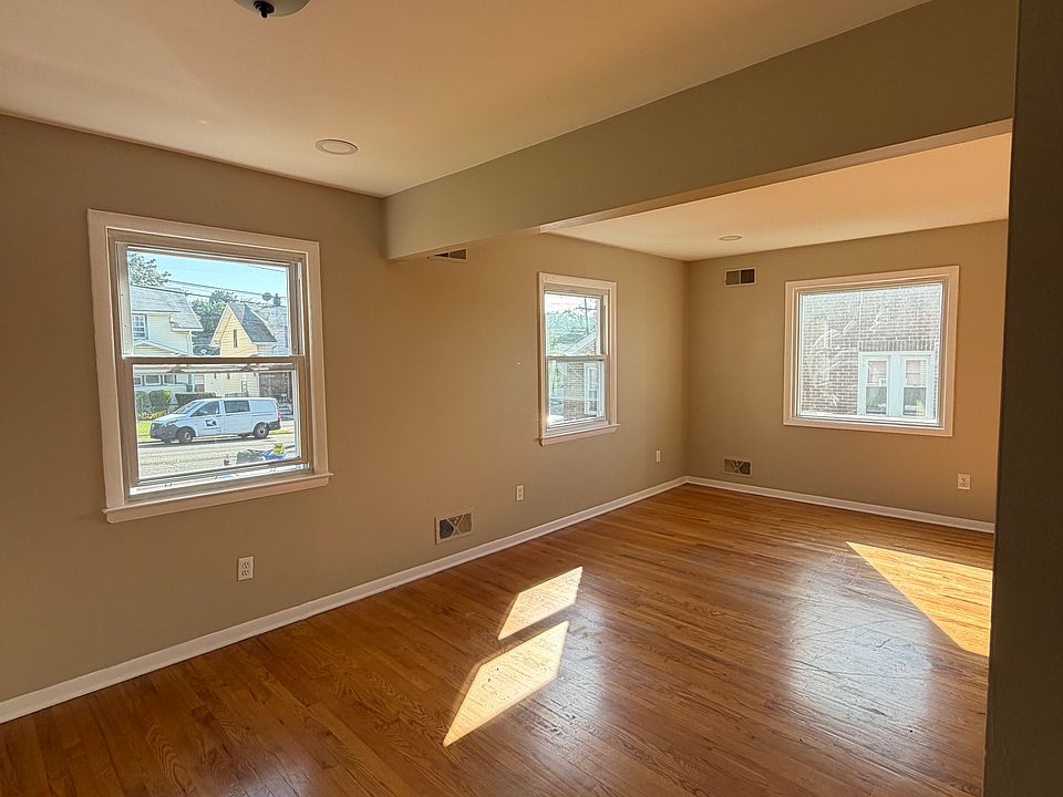 1st image of 433 Preakness Ave #1