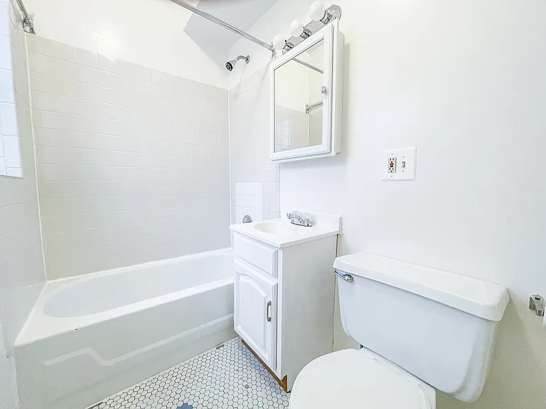 2625.5 N Spaulding Ave #2S — Photo 6