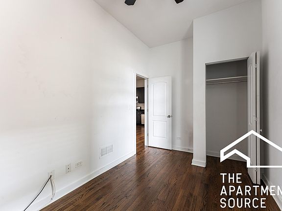 2nd image of 727 N Hoyne Ave APT 2R