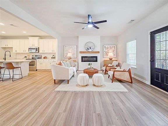 4th image of 535 Ruths Dr