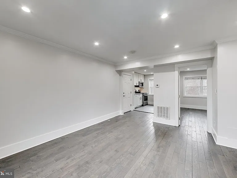 5031 H St SE #4 — Photo 10