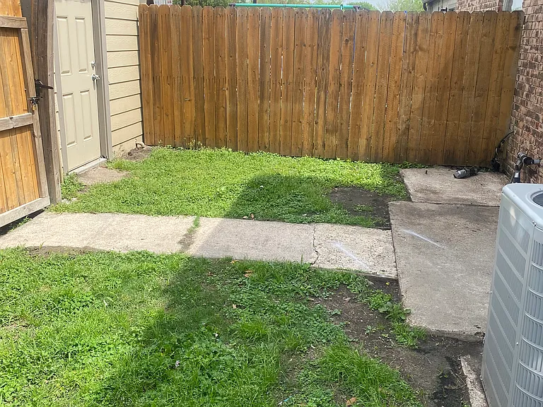 3402 Lantern Ln — Photo 3