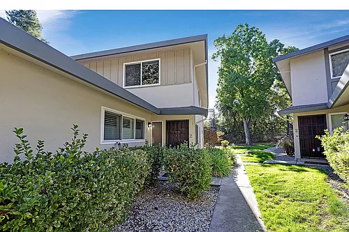 2207 Segundo Ct #2 Photo 1