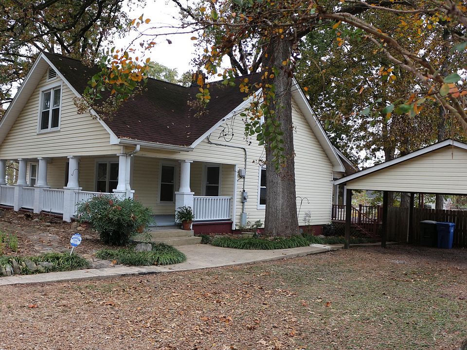 1st image of 2711 Walker Rd