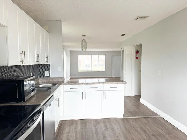 4852 Orleans Ct #D — Photo 16