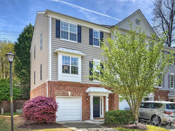 5423 Dockery Dr, Charlotte, NC 28209