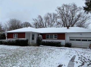 15 Prospect St, Seville, OH 44273