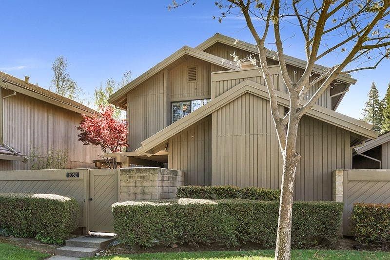1st image of 2052 Promontory Point Ln