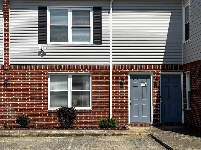 1614 Harmon St #H — Photo 1