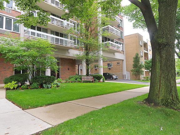 2nd image of 165 N Kenilworth Ave APT 4F