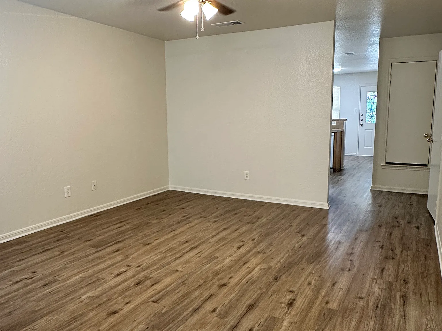 3 bed, 1178 sqft, $1,100 — Photo 2