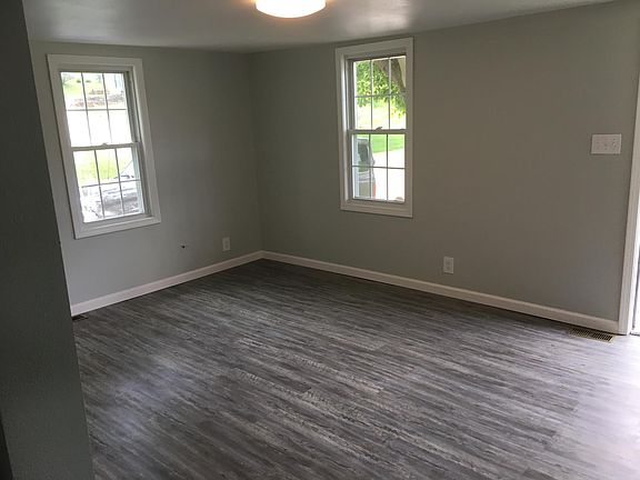 2nd image of 604 Kies Ave