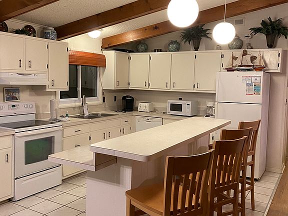 4th image of 2565 Sandpiper Rd