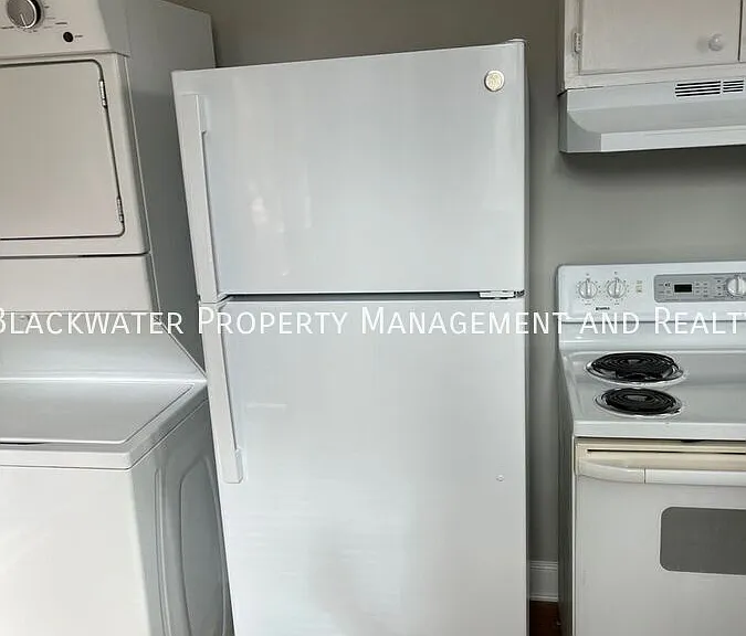 500 Euclid Ave #4 — Photo 4