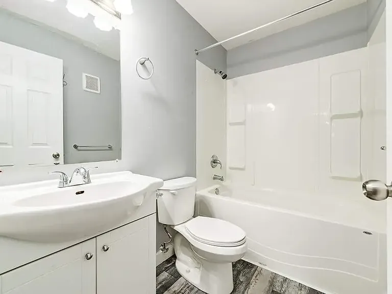 10620 107th St NW — Photo 8