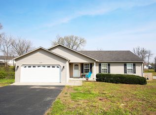 645 Sterling Ct, Bowling Green, KY 42101