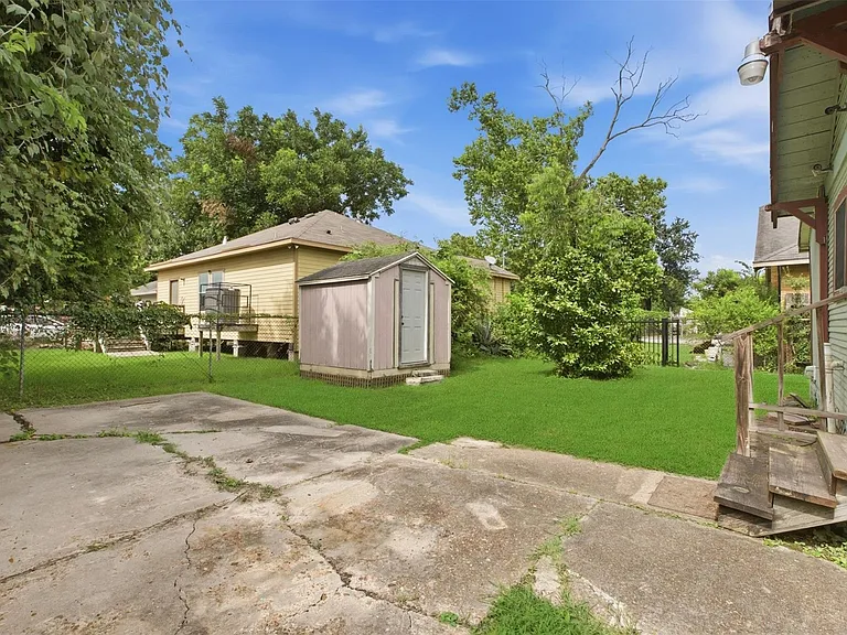 5005 Lyons Ave — Photo 6
