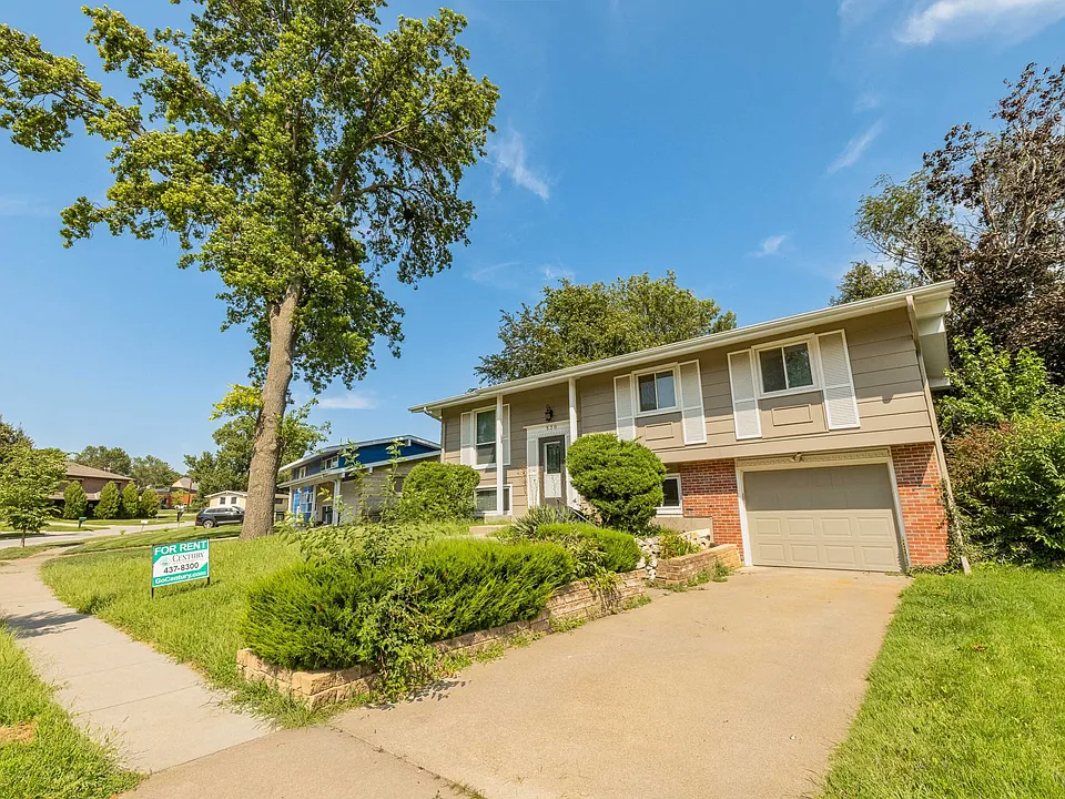 530 W Broadview Dr