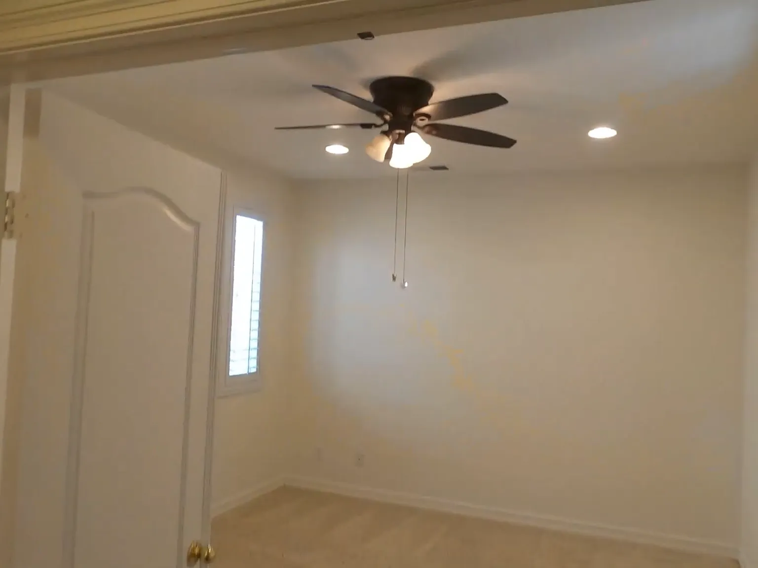 4 bed, 3721 sqft, $4,200 — Photo 3