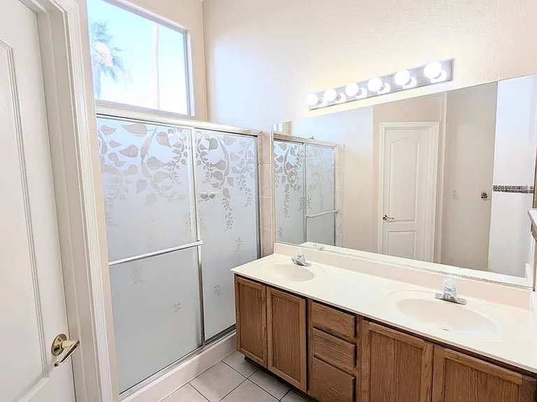 116 W Del Rio St — Photo 19
